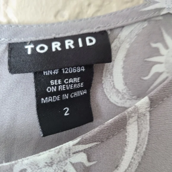 Torrid Gray Sun and Moon Blouse - Picture 7 of 7